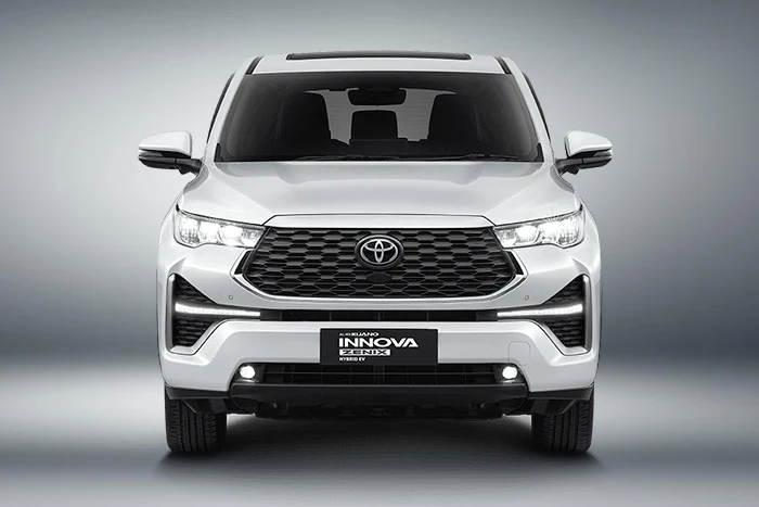 Innova Zenix - Front View