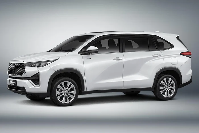 Innova Zenix - Left Side View