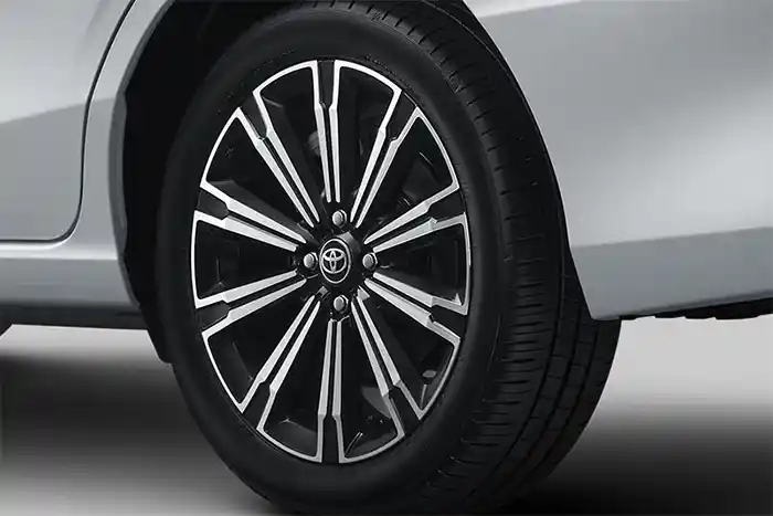 Stunning 17 Inch Machining Alloy Wheel