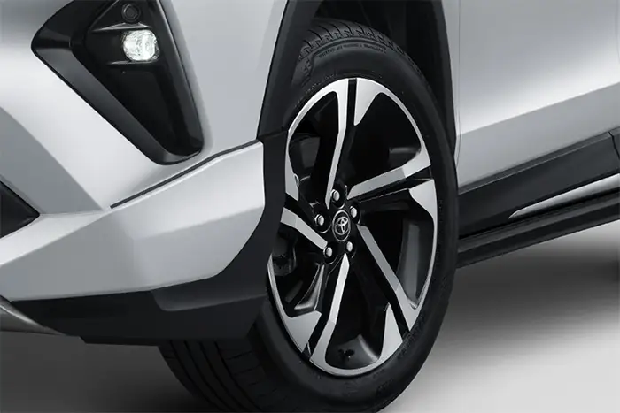 Stunning 18 Inch Alloy Wheel