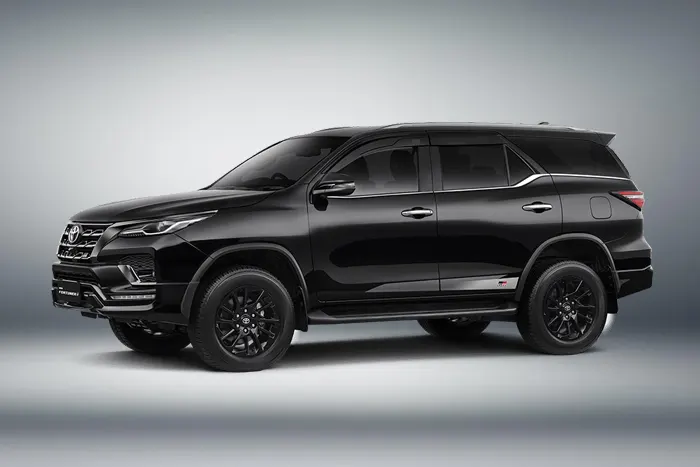 Toyota Fortuner - Left Side View