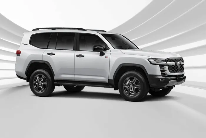 Toyota Land Cruiser - Right Side View