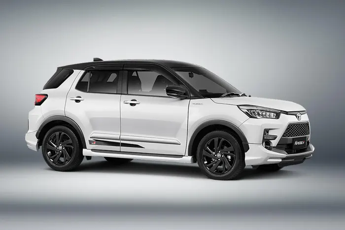 Toyota Raize - Right Side View