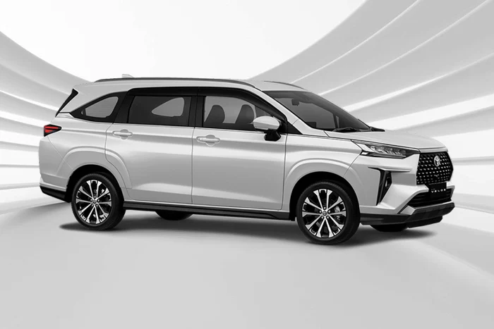 Toyota Veloz - Right Side View